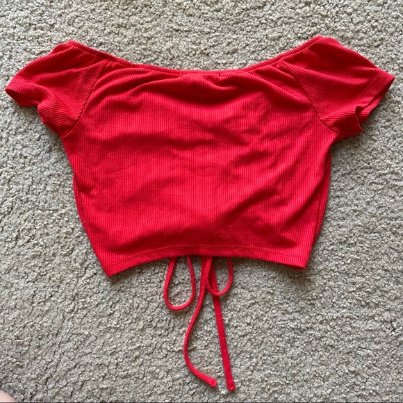 Red ruched drawstring tie front crop top - Picture 3 of 3